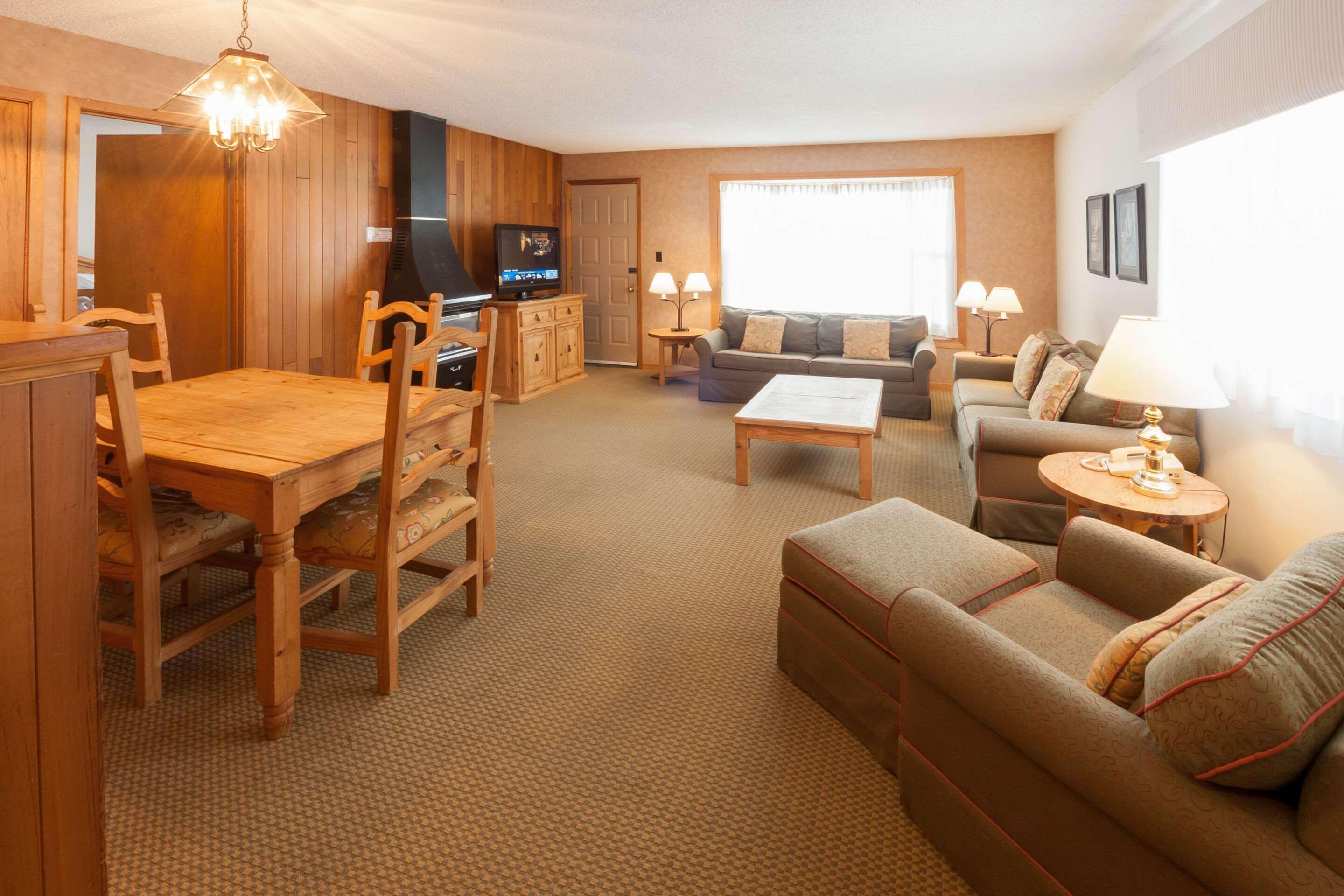 Pinestone Resort, Conference Centre, Spa & Golf Course Haliburton Kültér fotó